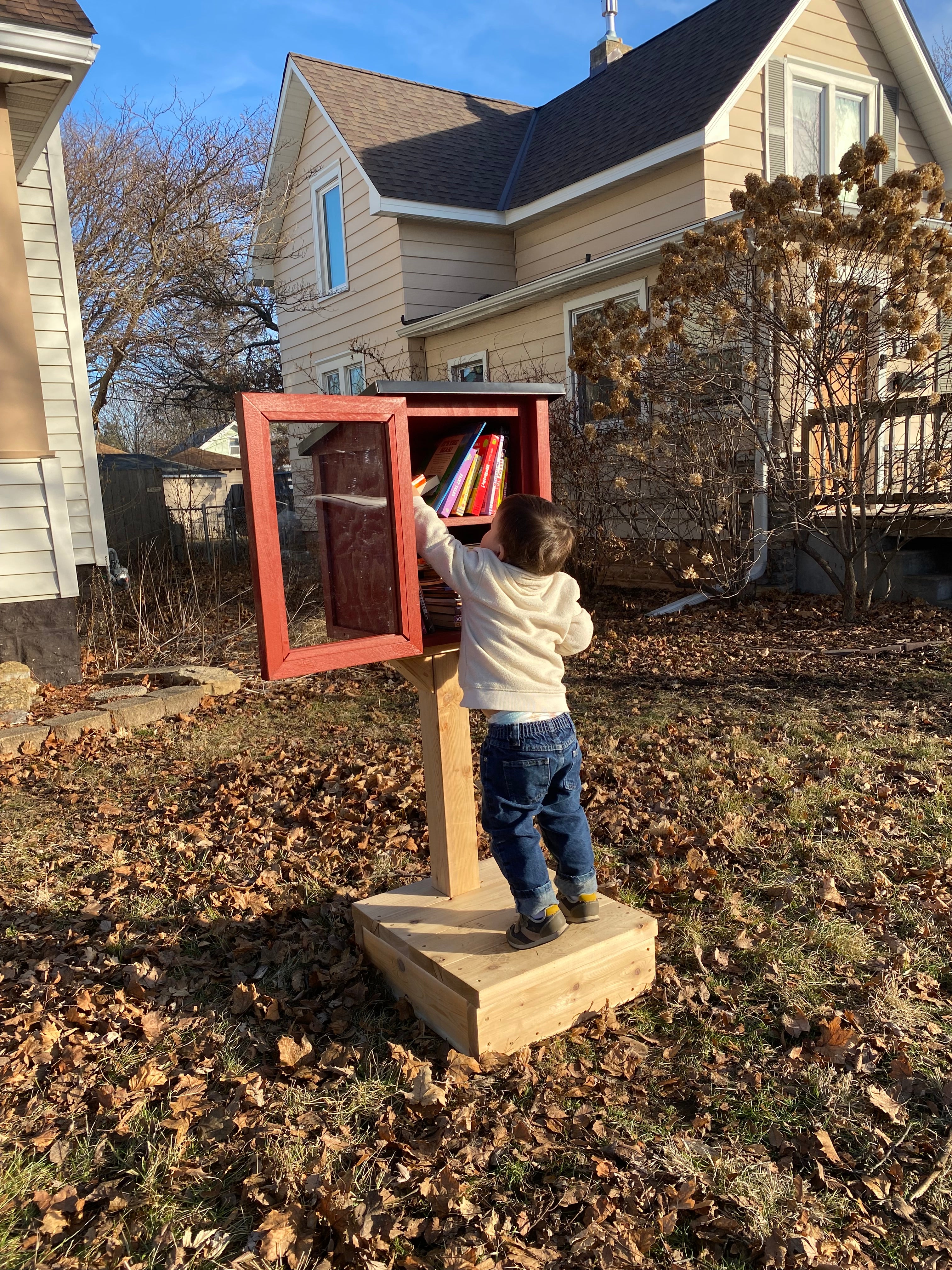 Step Stool Library Post and Topper – Little Free Library